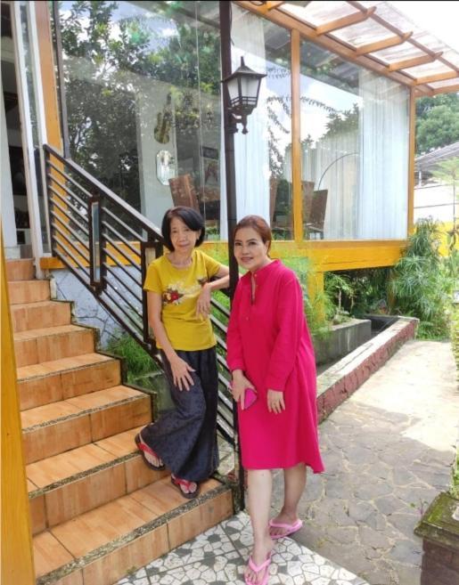 Villa Chacha At Macarena, Megamendung Exterior foto