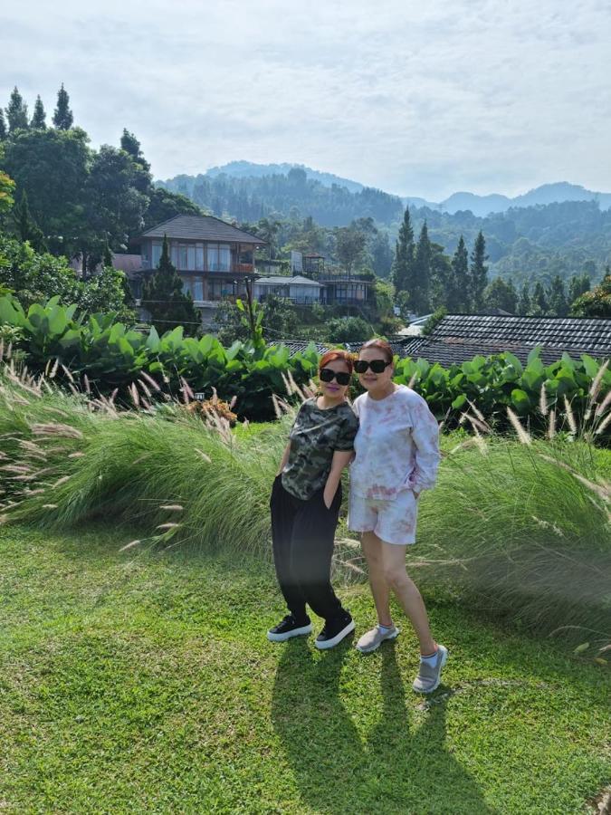 Villa Chacha At Macarena, Megamendung Exterior foto