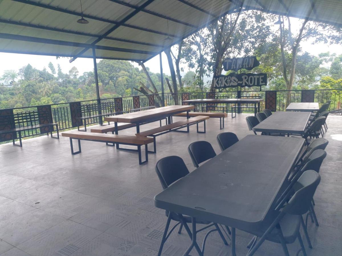Villa Chacha At Macarena, Megamendung Exterior foto